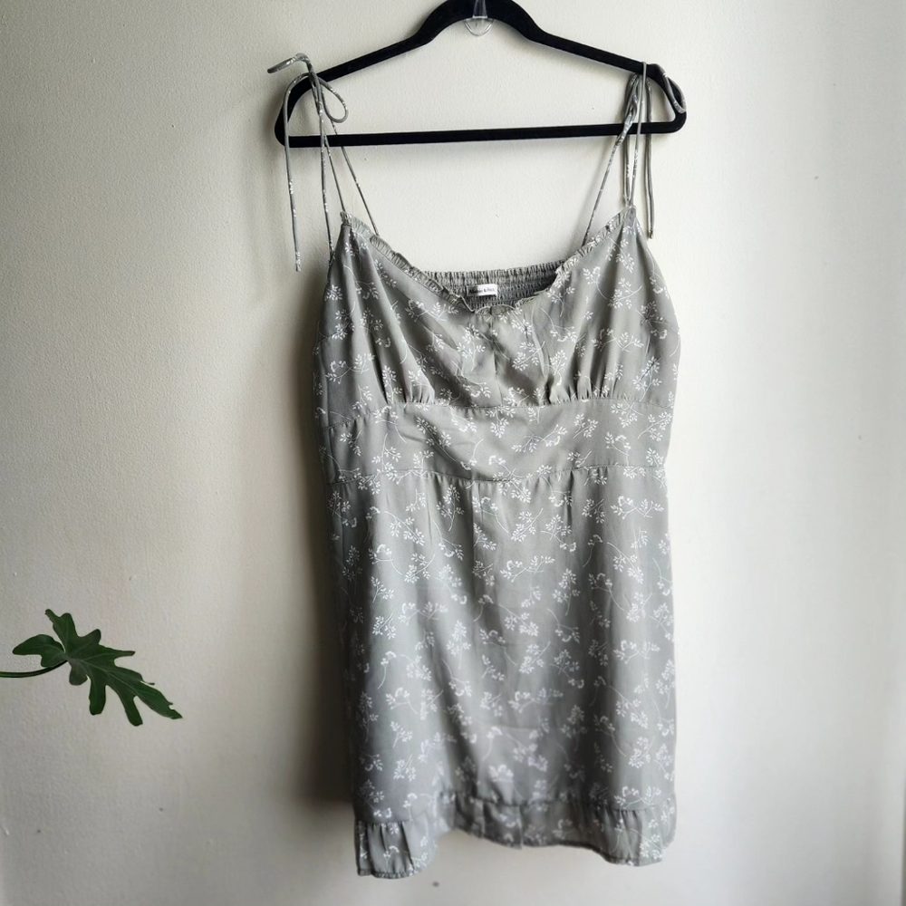 Abercrombie &Fitch sage green floral  dress with pockets! Size XL